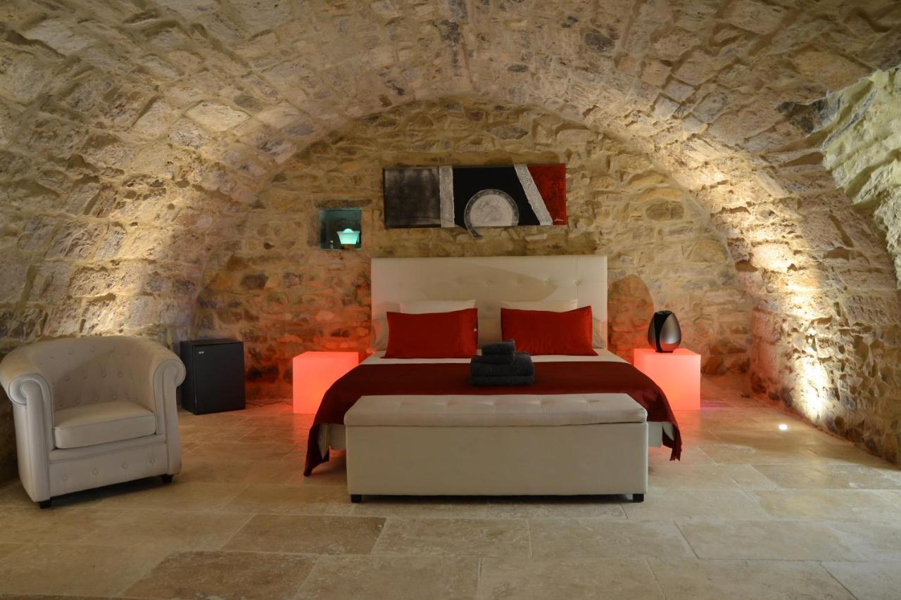 Chambre D'Hote Romantique Avec Spa Privatif Domaine Les Nuits Envoutees - Vezenobres Exterior photo