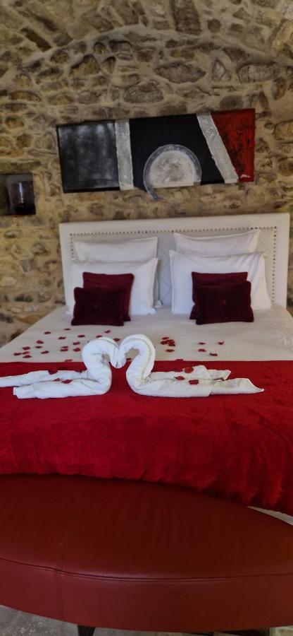 Chambre D'Hote Romantique Avec Spa Privatif Domaine Les Nuits Envoutees - Vezenobres Exterior photo